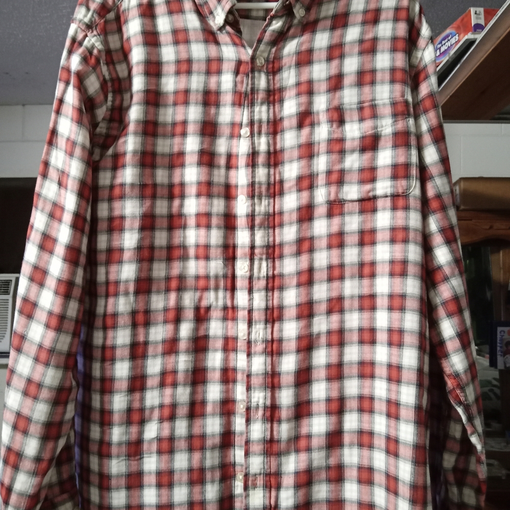 Men's Red and White Plaid Casual Shirt